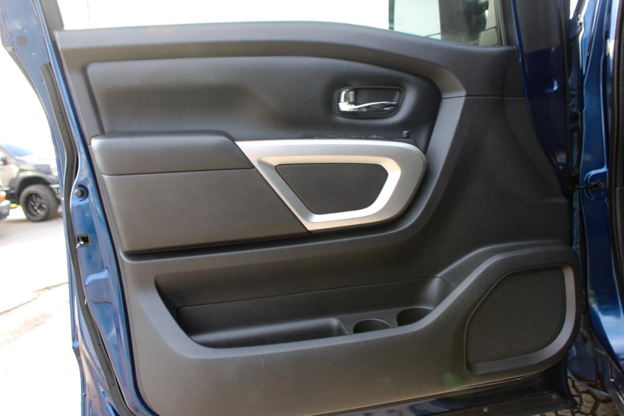 Nissan Titan XD SV 4WD Diesel 2017