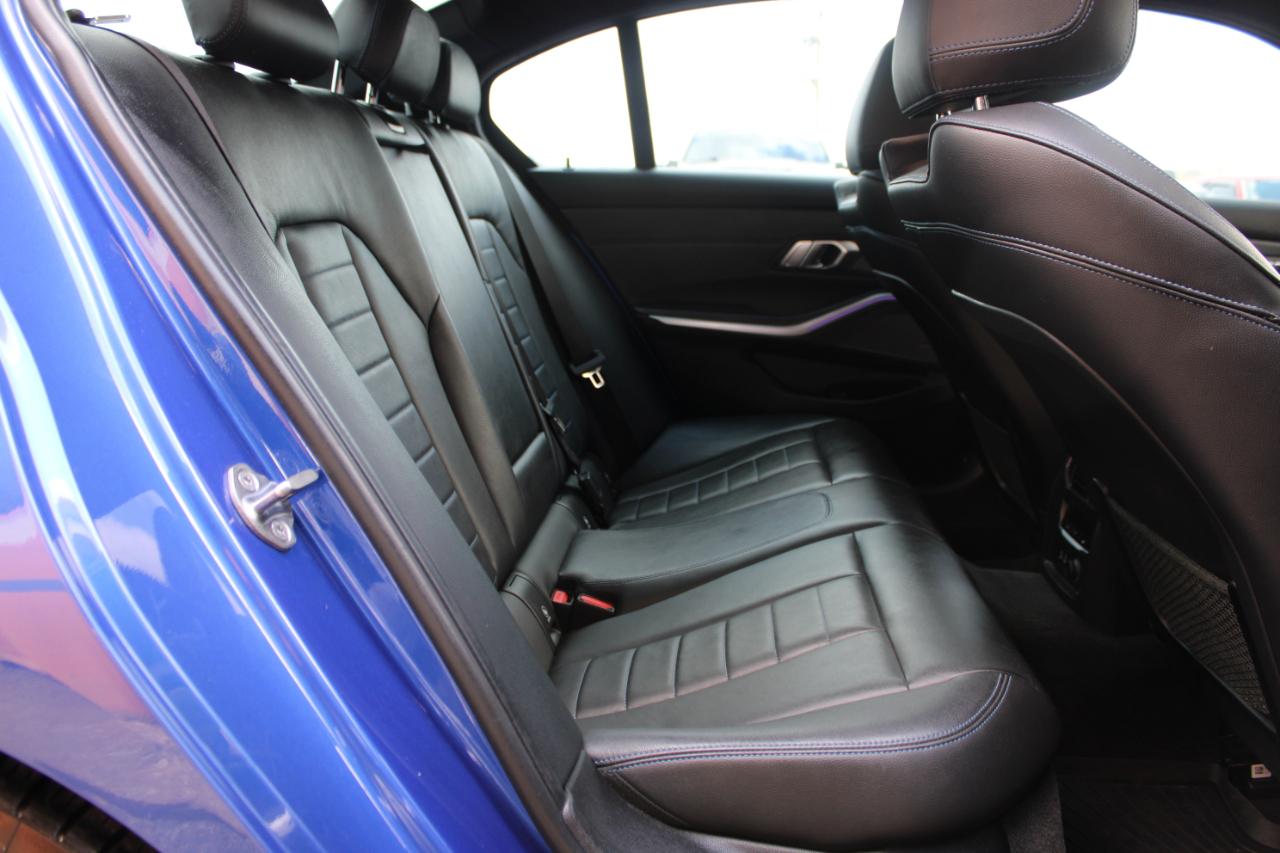 BMW 330i  2019
