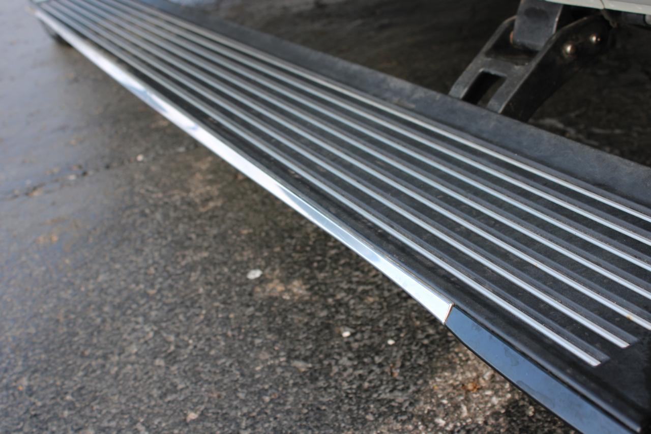 Jeep Wagoneer Series III 2022