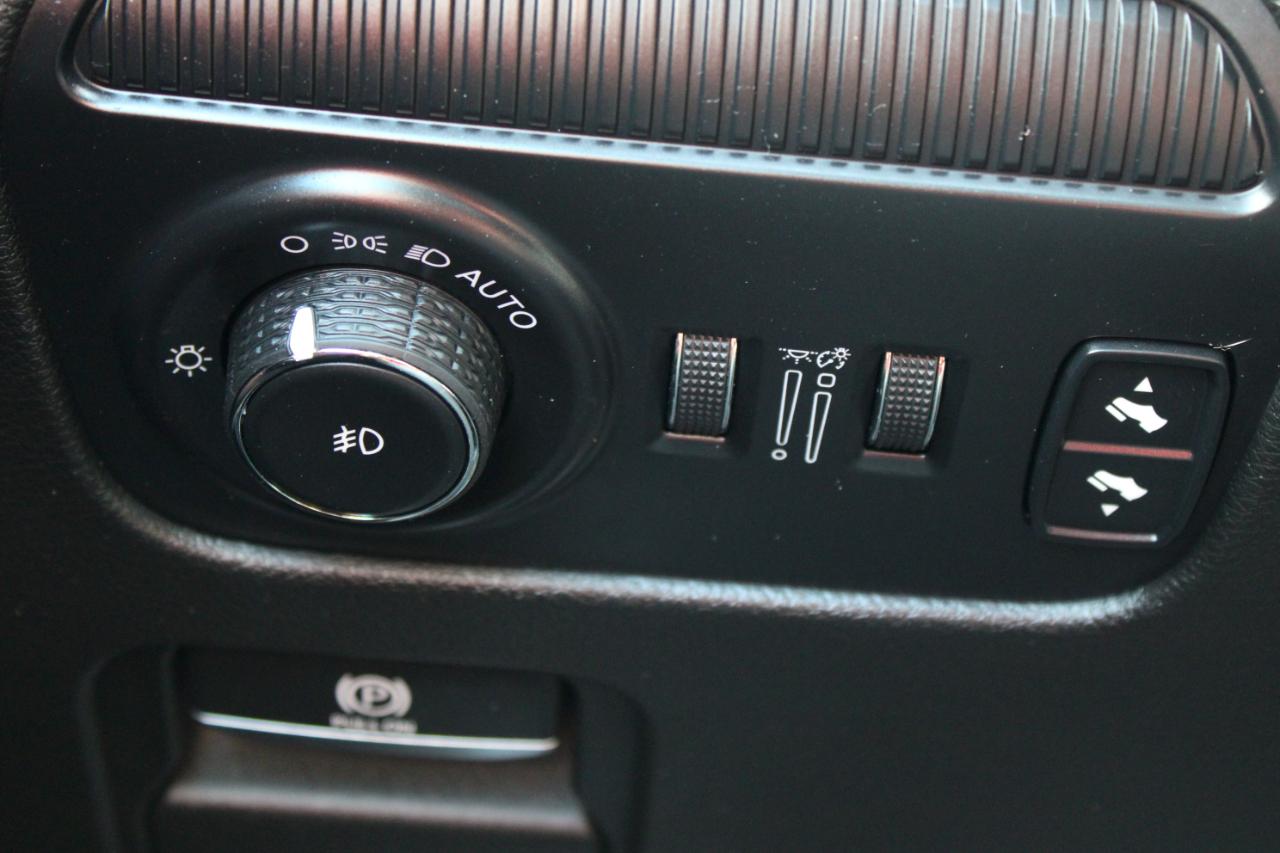 Jeep Wagoneer Series III 2022