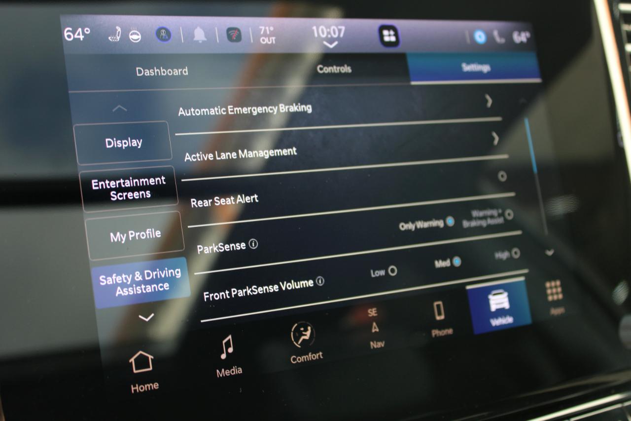 Jeep Wagoneer Series III 2022