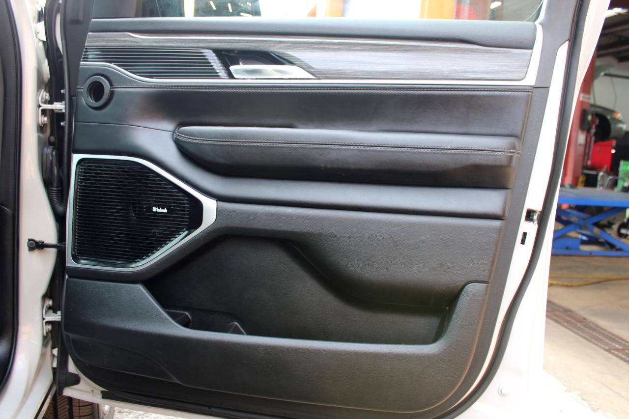 Jeep Wagoneer Series III 2022