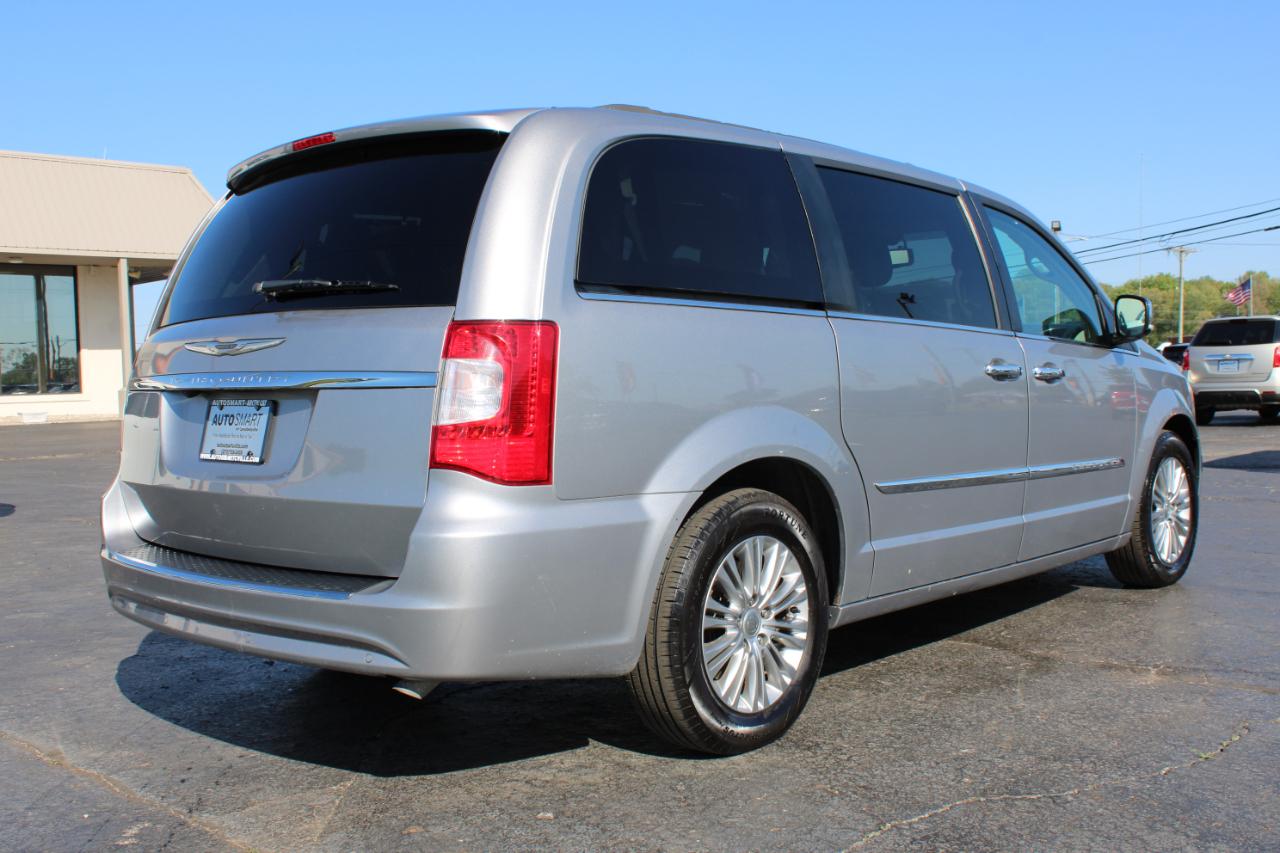 Chrysler Town & Country Touring-L 2016
