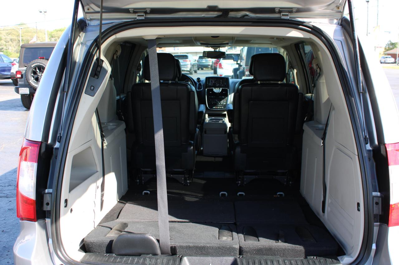 Chrysler Town & Country Touring-L 2016