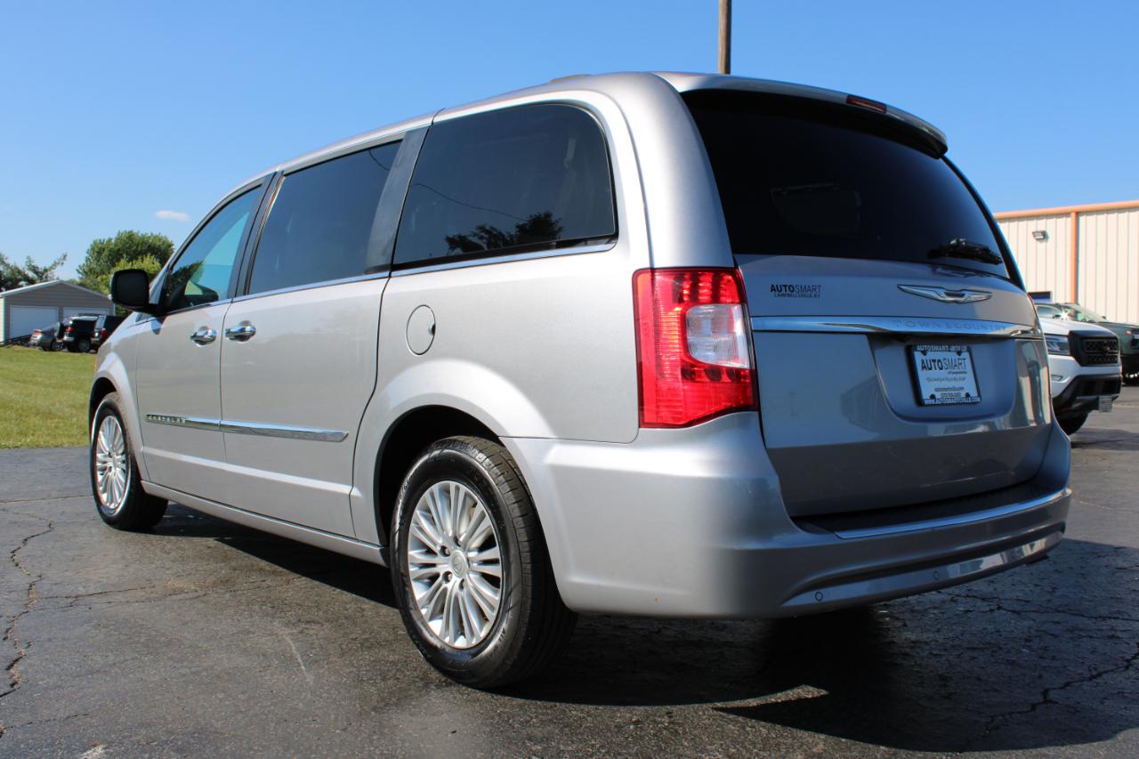 Chrysler Town & Country Touring-L 2016