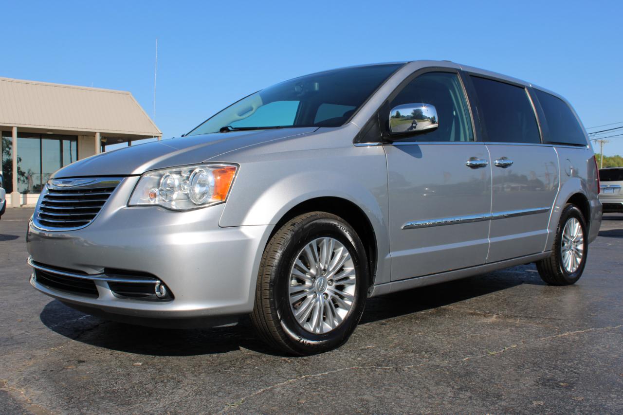 Chrysler Town & Country Touring-L 2016