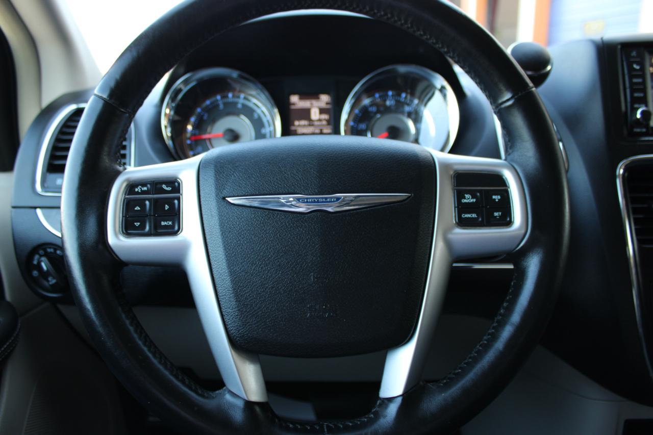 Chrysler Town & Country Touring-L 2016
