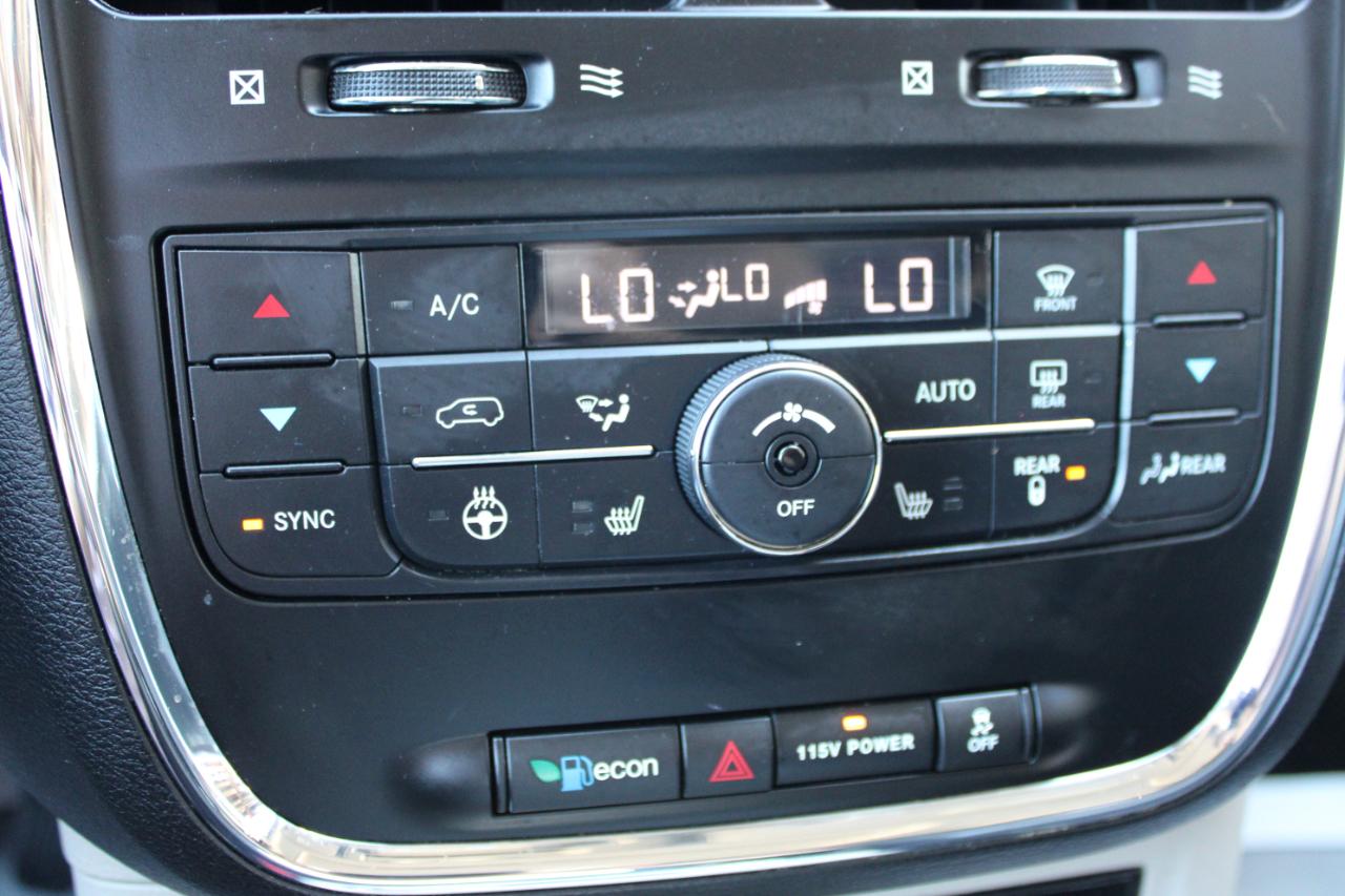 Chrysler Town & Country Touring-L 2016