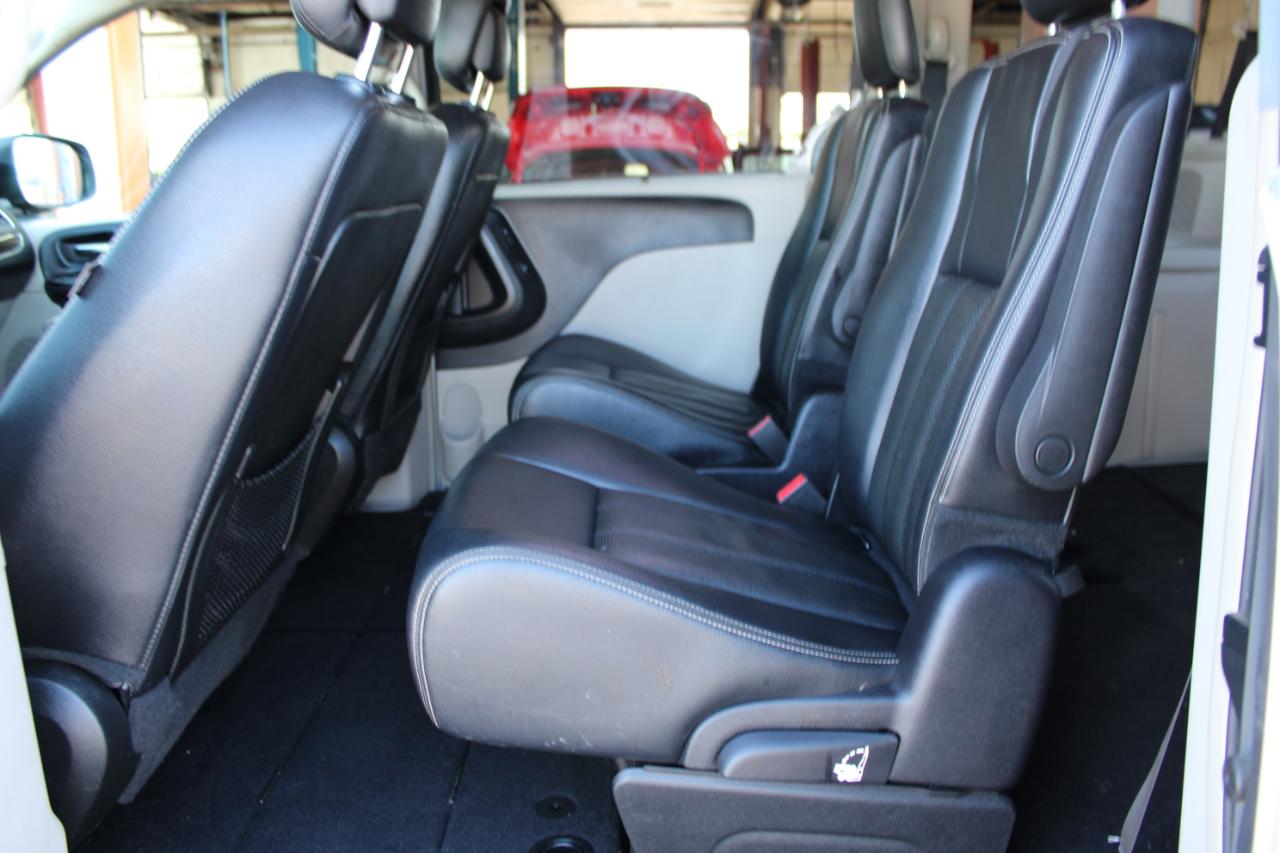 Chrysler Town & Country Touring-L 2016