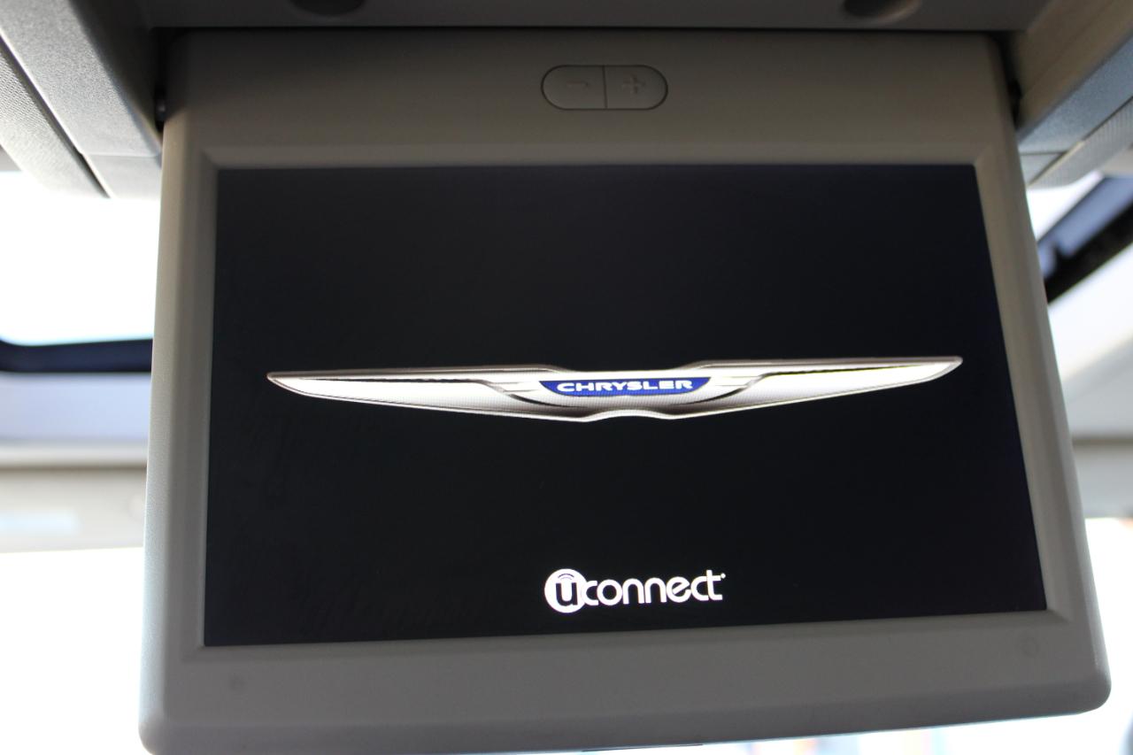 Chrysler Town & Country Touring-L 2016