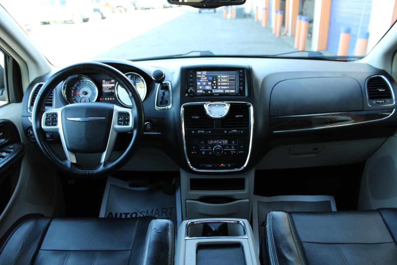 Chrysler Town & Country Touring-L 2016