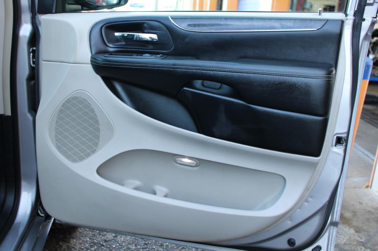 Chrysler Town & Country Touring-L 2016