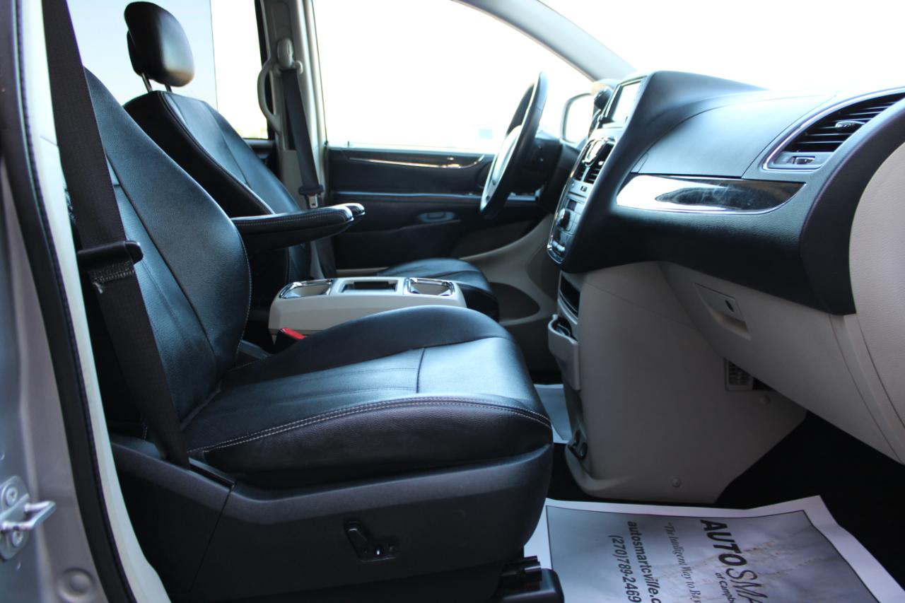 Chrysler Town & Country Touring-L 2016