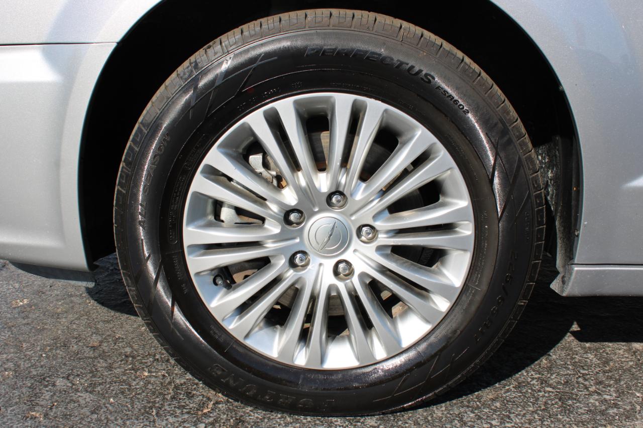 Chrysler Town & Country Touring-L 2016