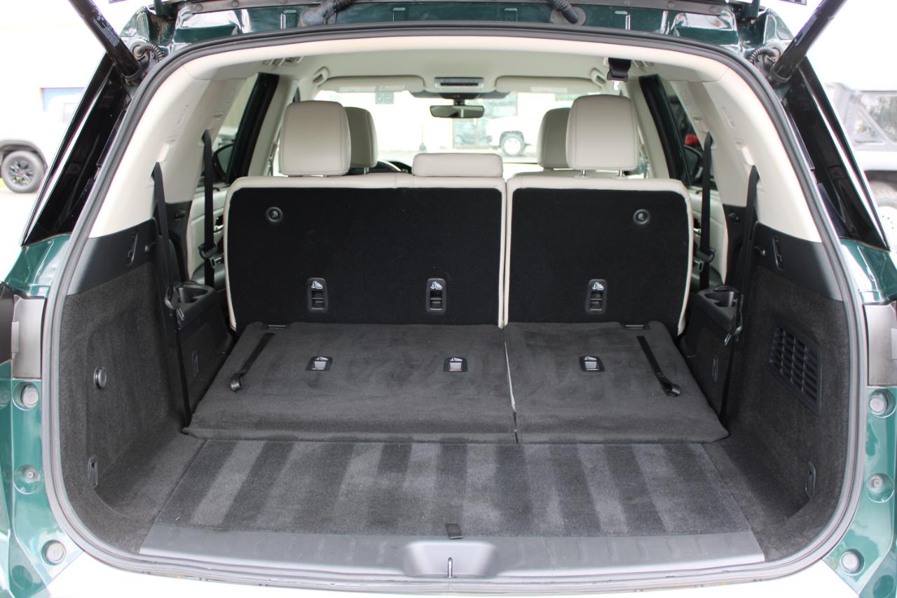 Nissan Pathfinder SL 2025