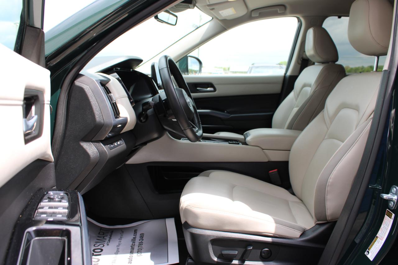 Nissan Pathfinder SL 2025