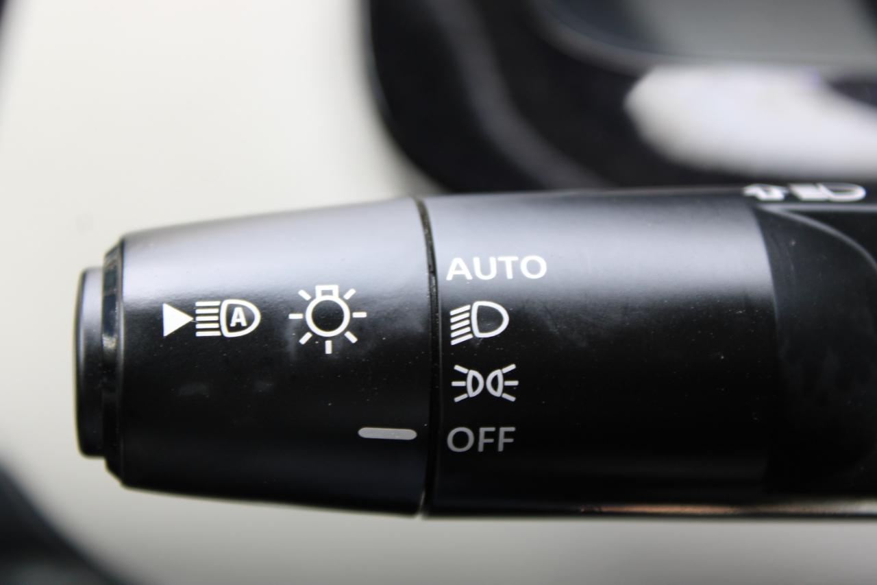 Nissan Pathfinder SL 2025