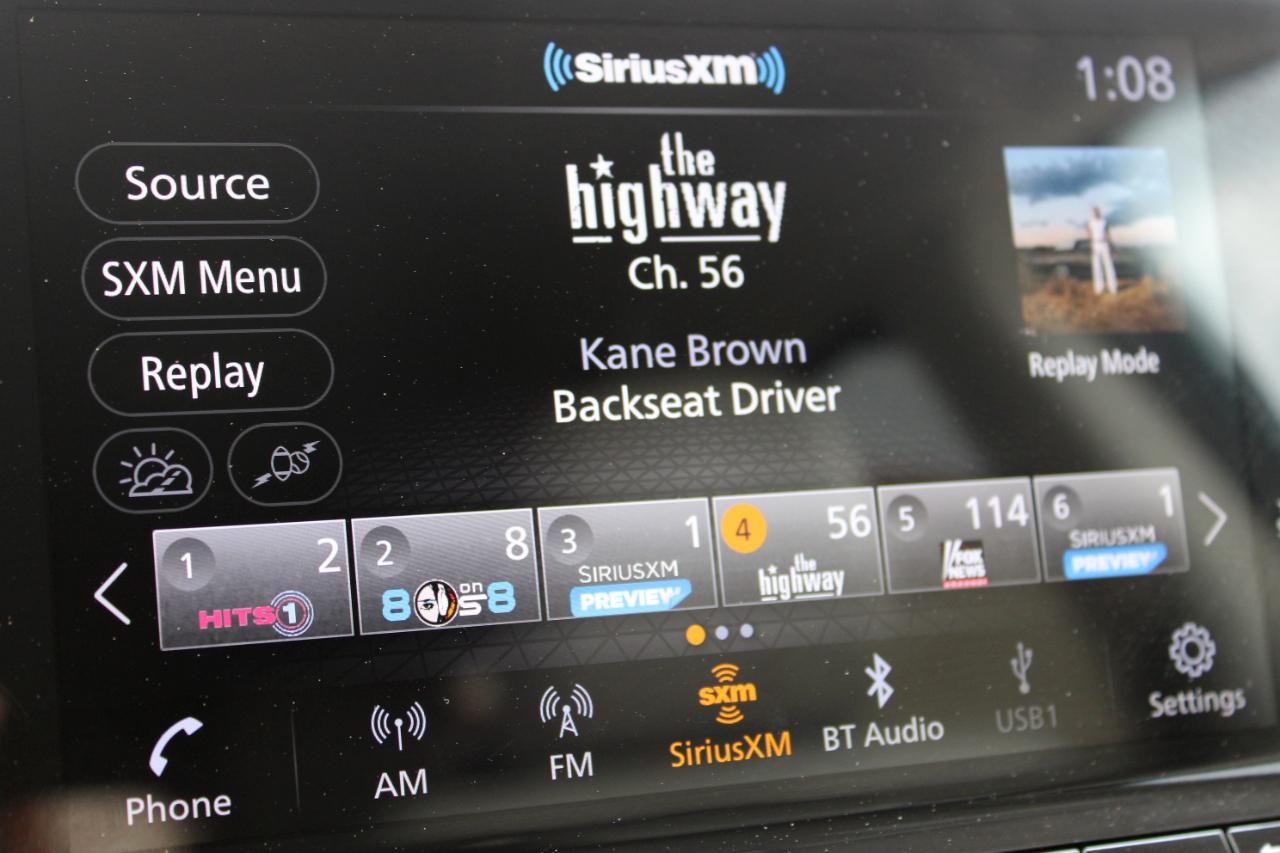 Nissan Pathfinder SL 2025