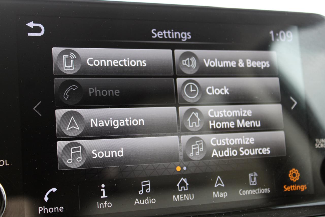 Nissan Pathfinder SL 2025