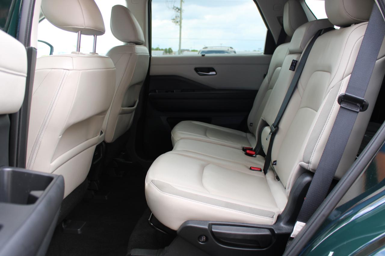 Nissan Pathfinder SL 2025