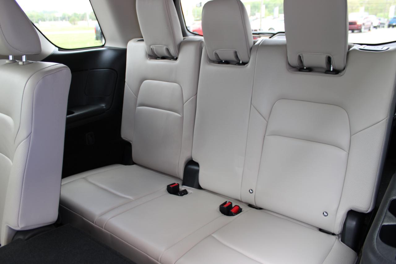 Nissan Pathfinder SL 2025