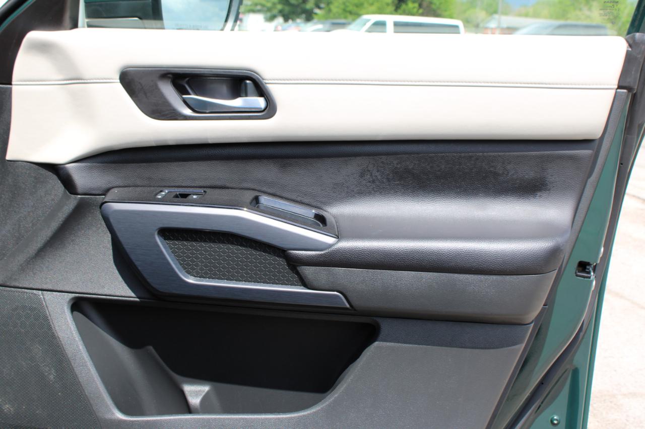 Nissan Pathfinder SL 2025