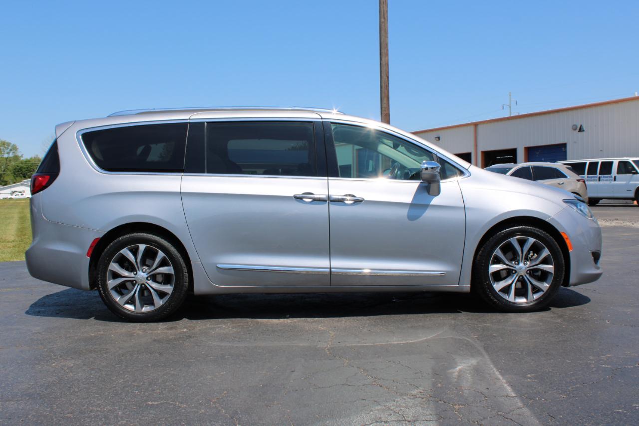 Chrysler Pacifica Limited 2018