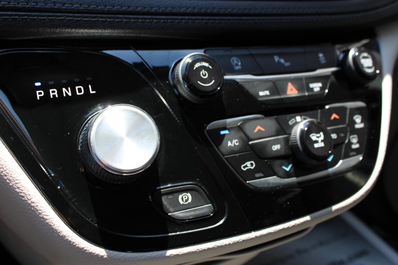 Chrysler Pacifica Limited 2018