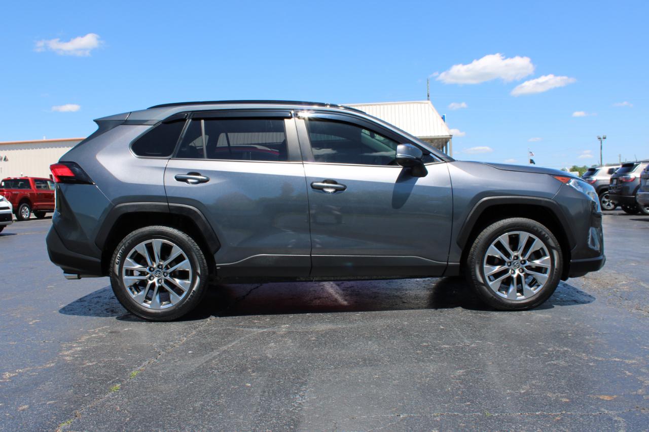 Toyota RAV4 XLE 2019