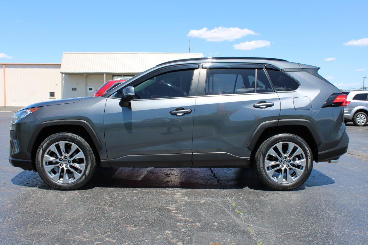 Toyota RAV4 XLE 2019