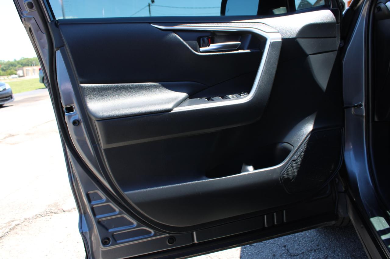 Toyota RAV4 XLE 2019