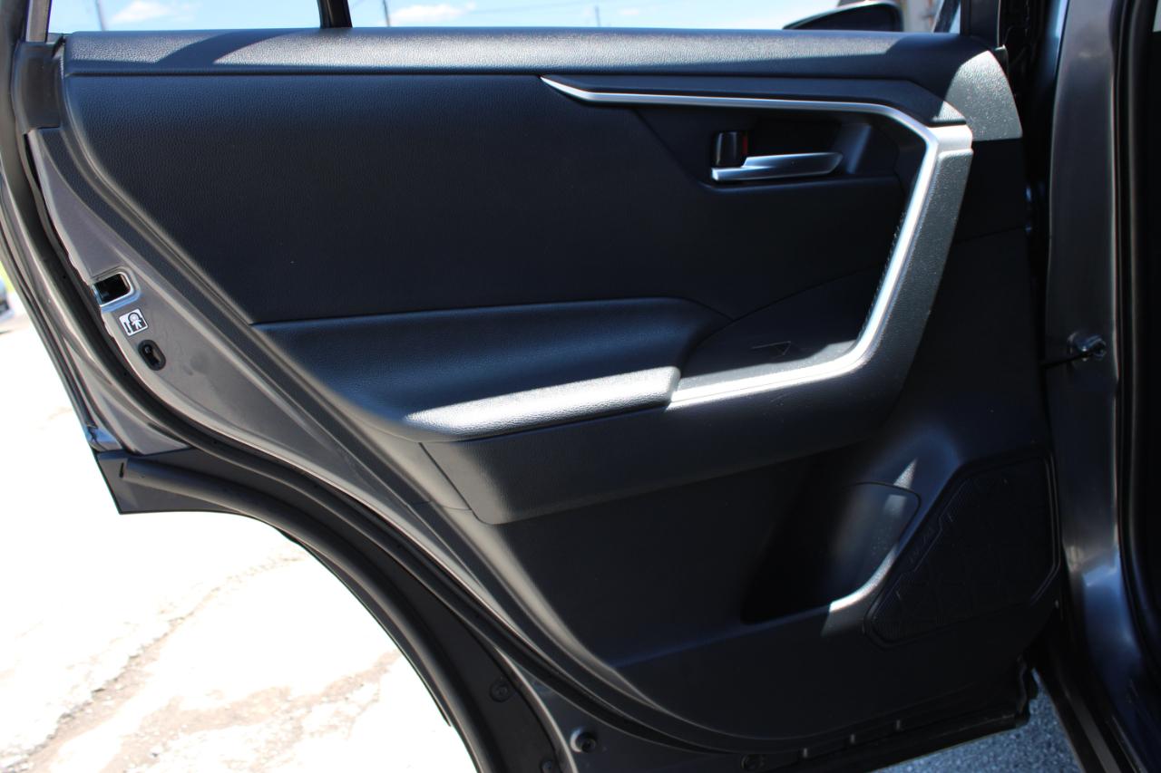 Toyota RAV4 XLE 2019