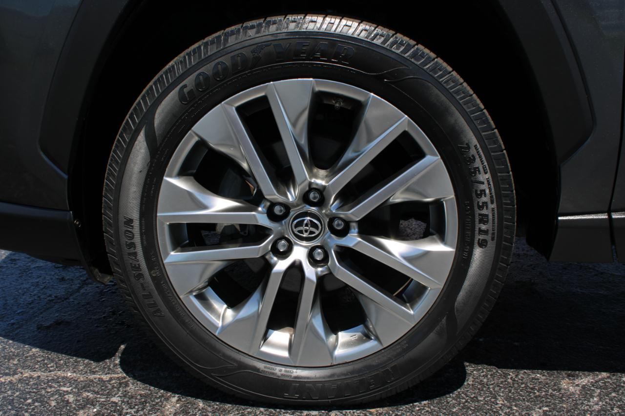 Toyota RAV4 XLE 2019