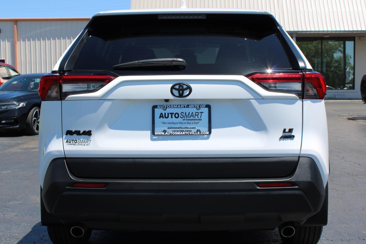 Toyota RAV4 LE 2023