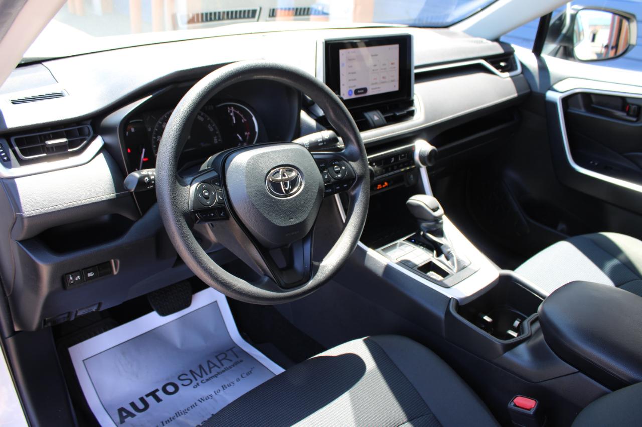 Toyota RAV4 LE 2023