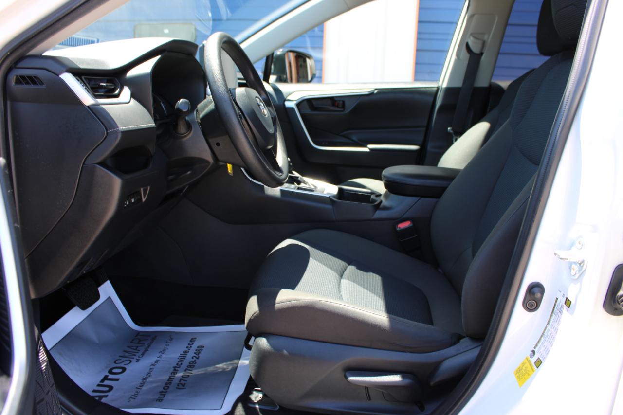 Toyota RAV4 LE 2023