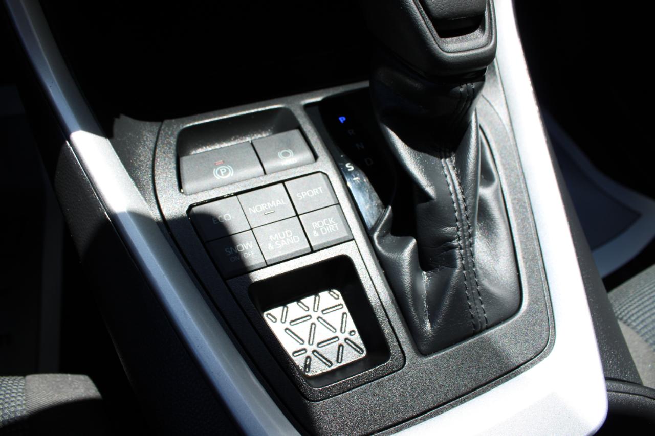 Toyota RAV4 LE 2023