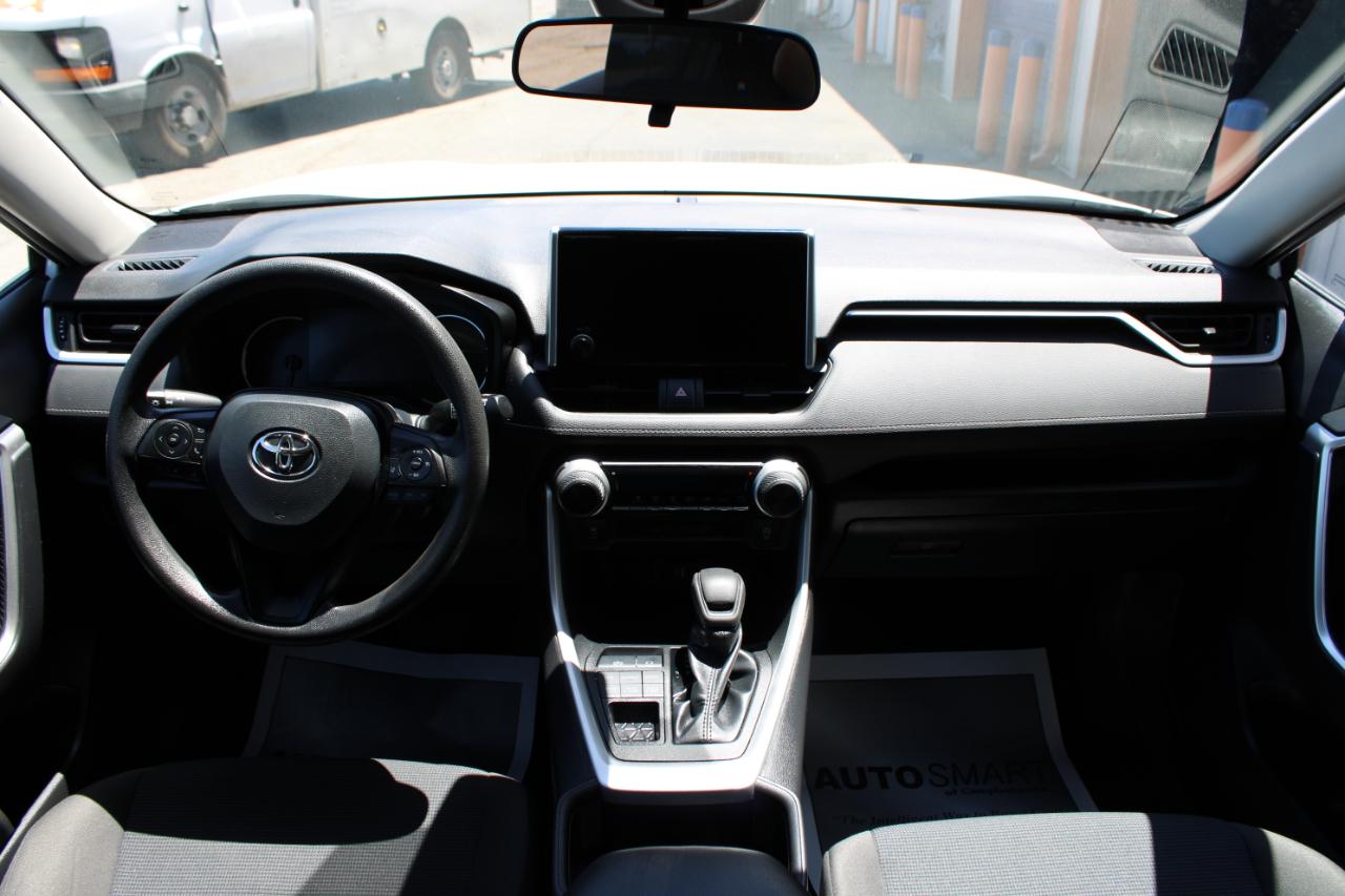 Toyota RAV4 LE 2023