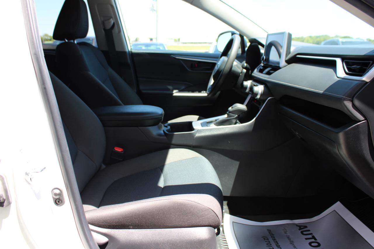 Toyota RAV4 LE 2023