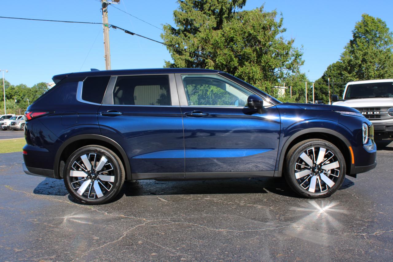 Mitsubishi Outlander SE 2WD 2025