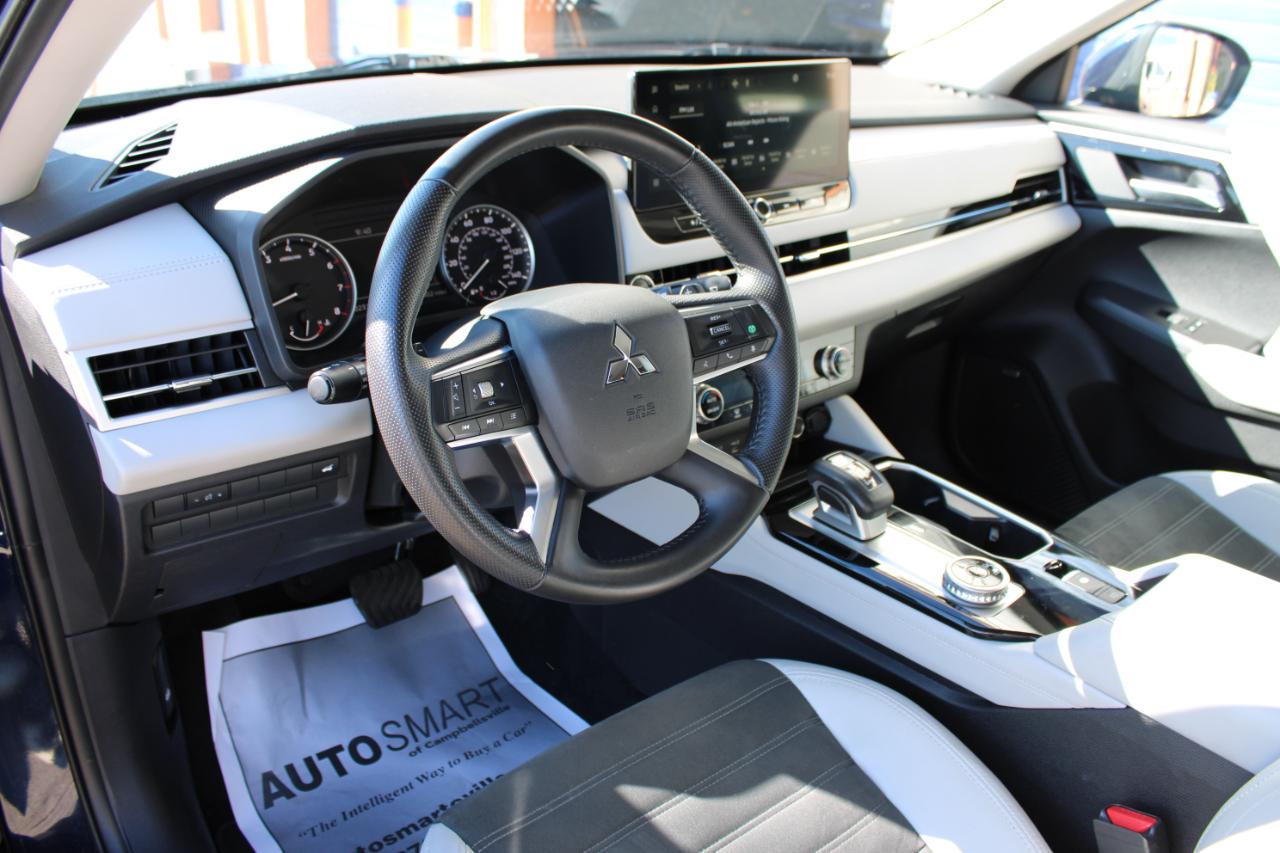 Mitsubishi Outlander SE 2WD 2025