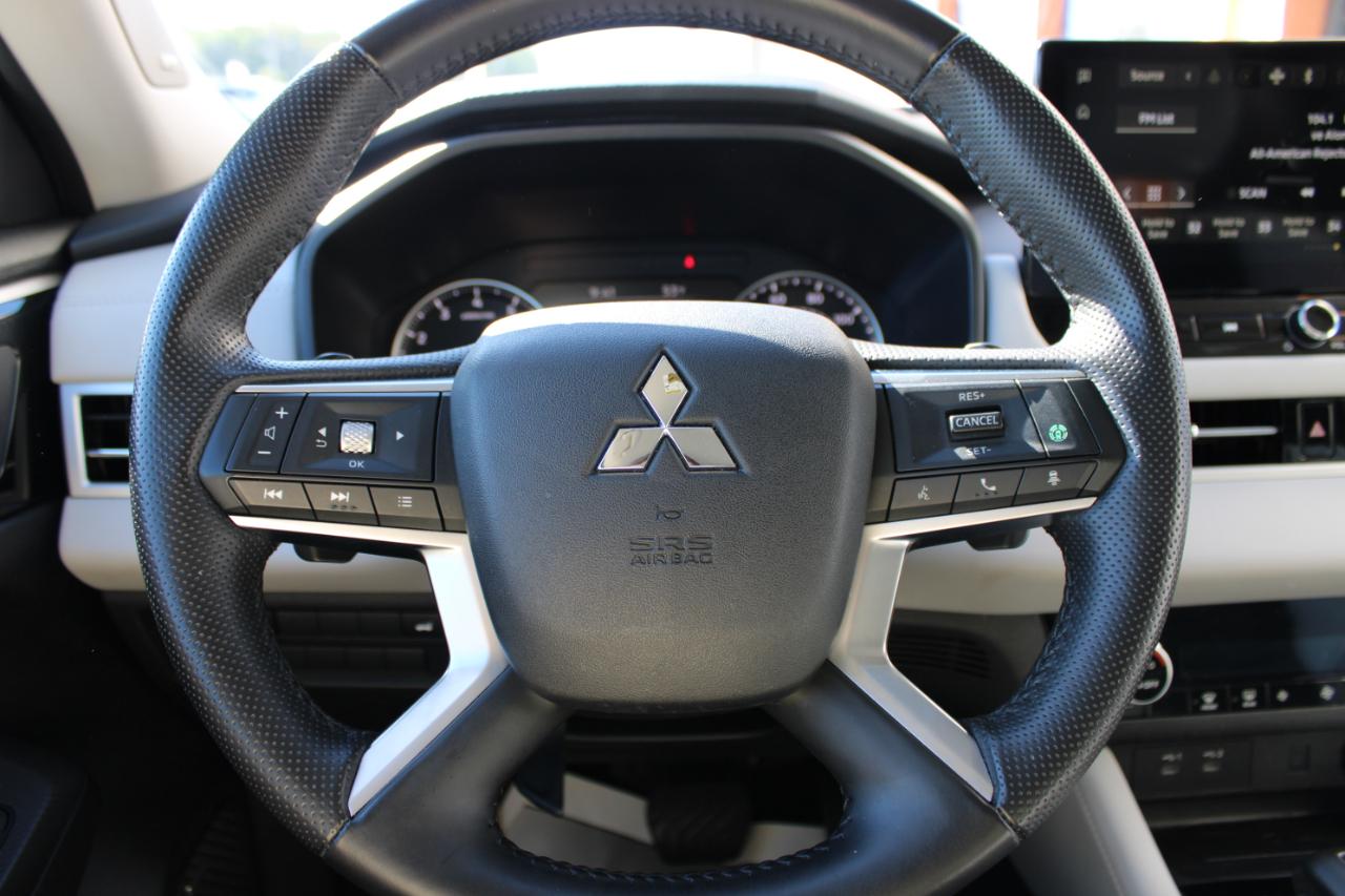 Mitsubishi Outlander SE 2WD 2025