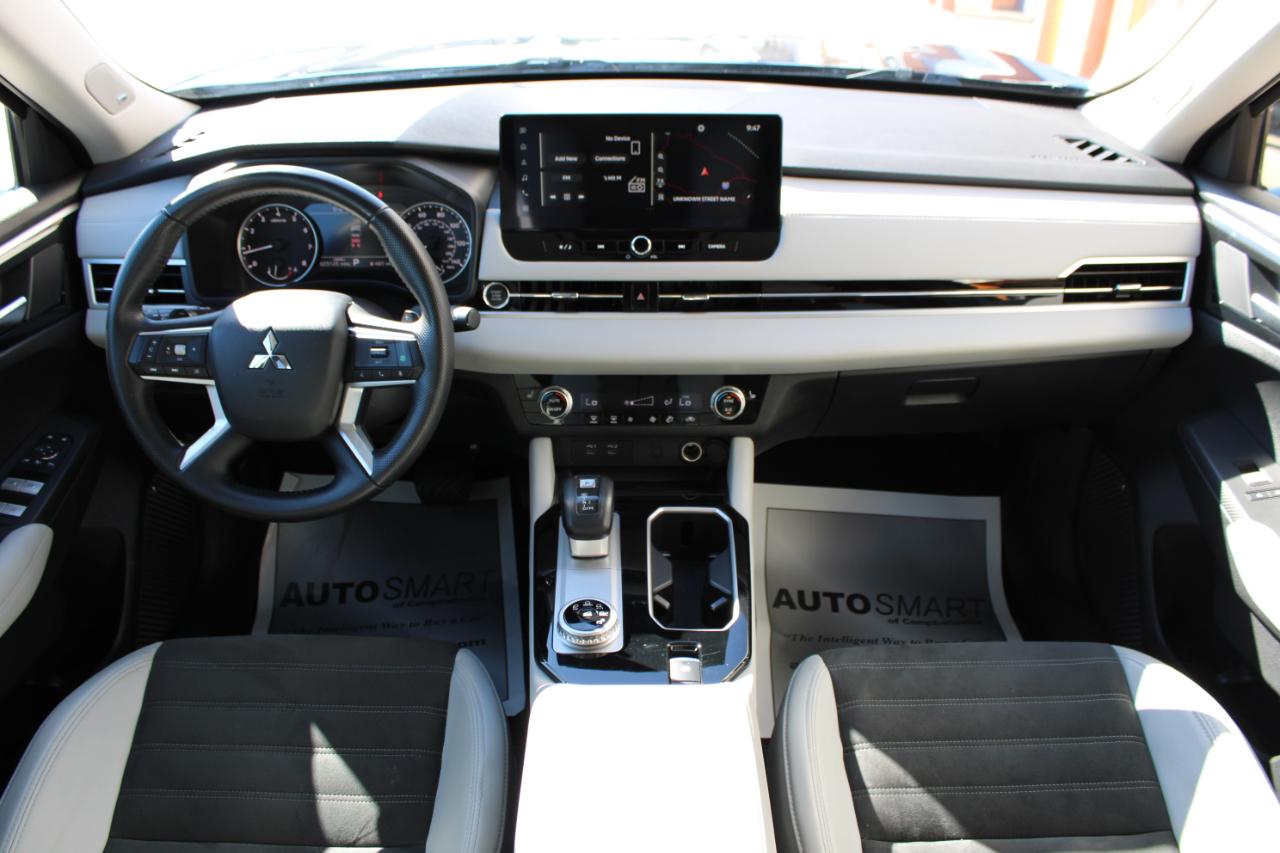 Mitsubishi Outlander SE 2WD 2025
