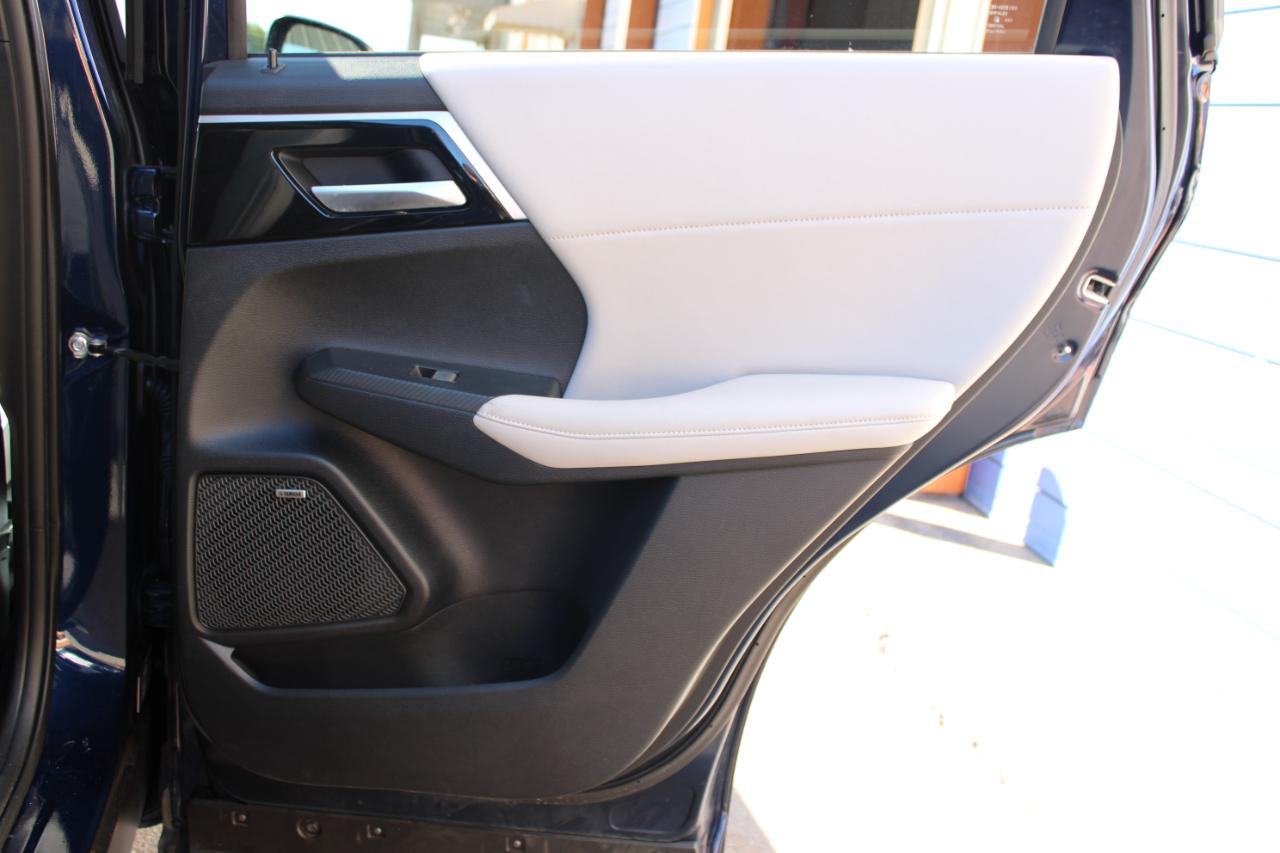 Mitsubishi Outlander SE 2WD 2025