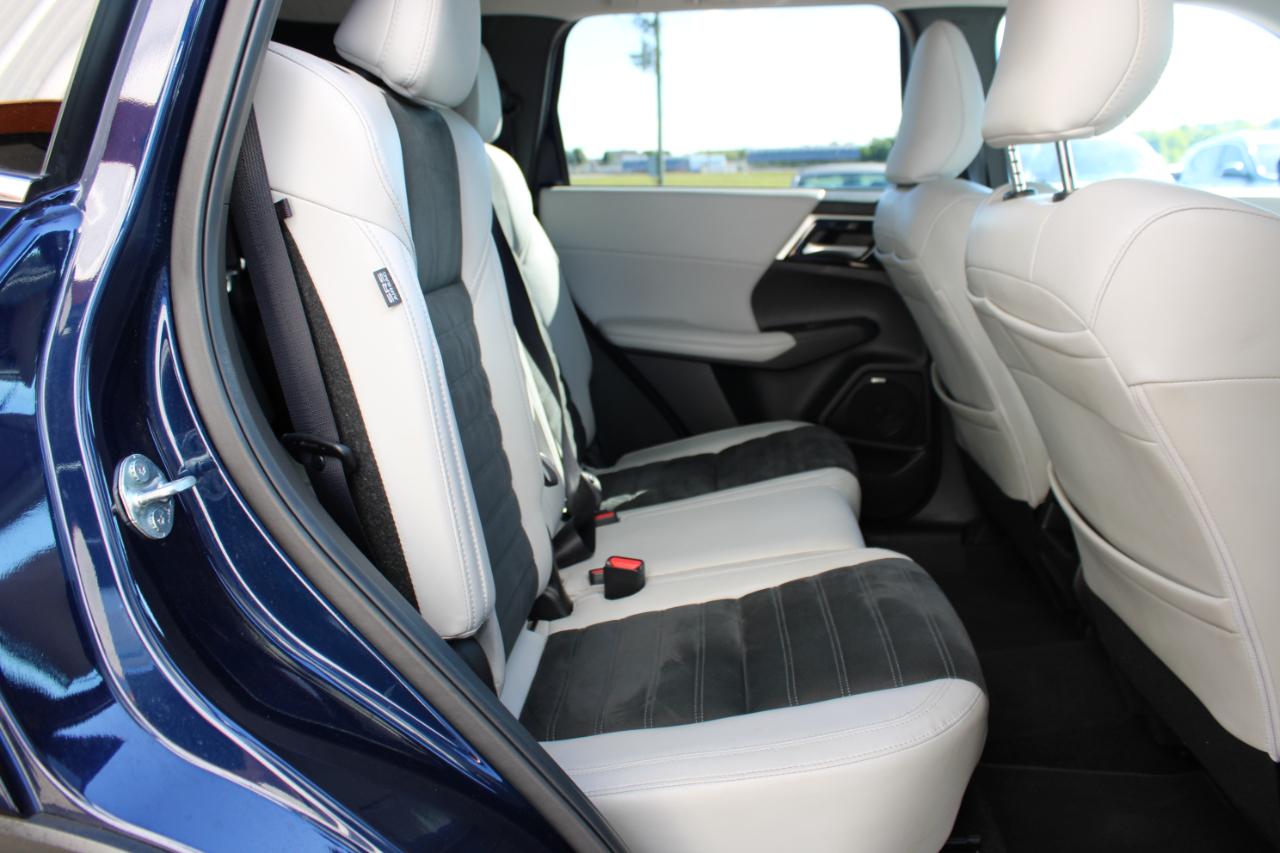 Mitsubishi Outlander SE 2WD 2025