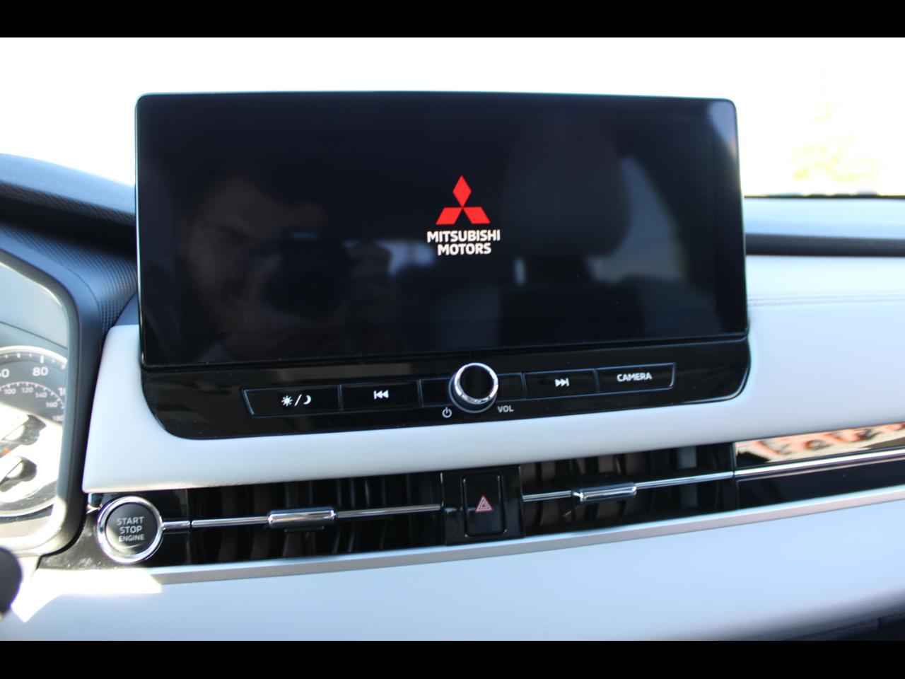 Mitsubishi Outlander SE 2WD 2025