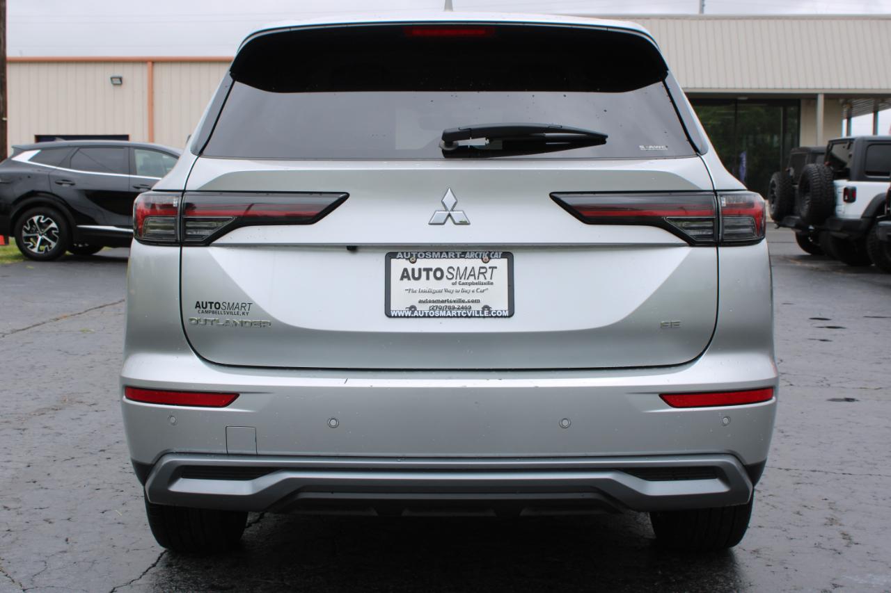 Mitsubishi Outlander SE 4WD 2025