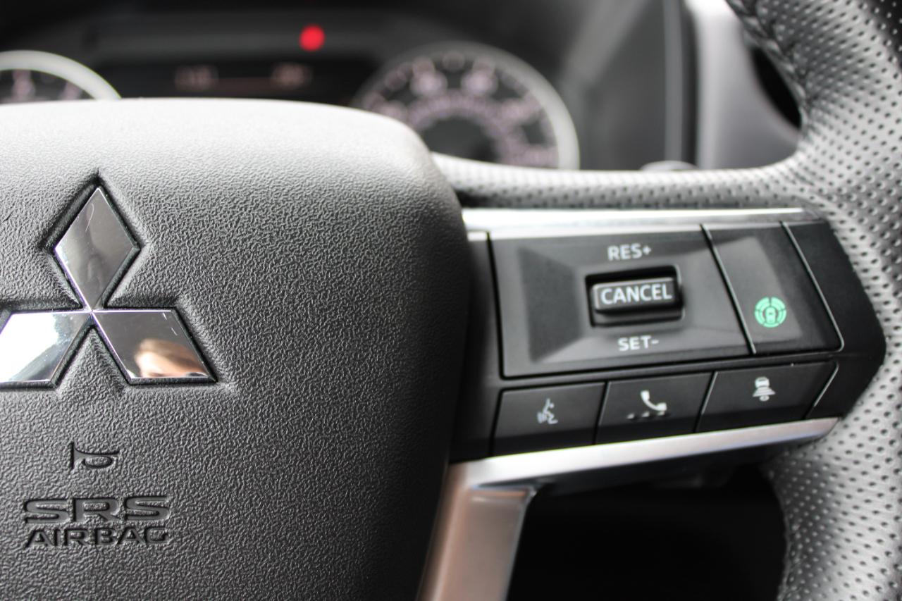 Mitsubishi Outlander SE 4WD 2025