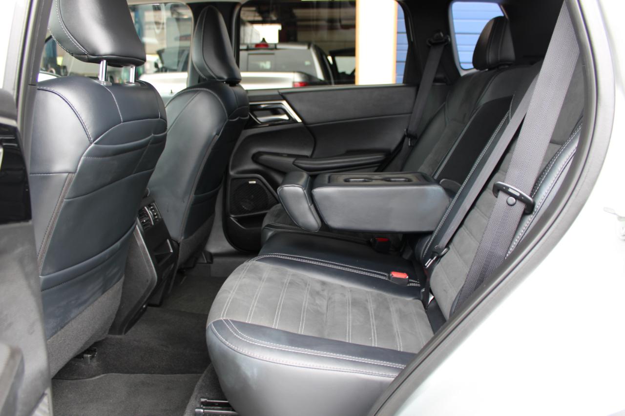 Mitsubishi Outlander SE 4WD 2025