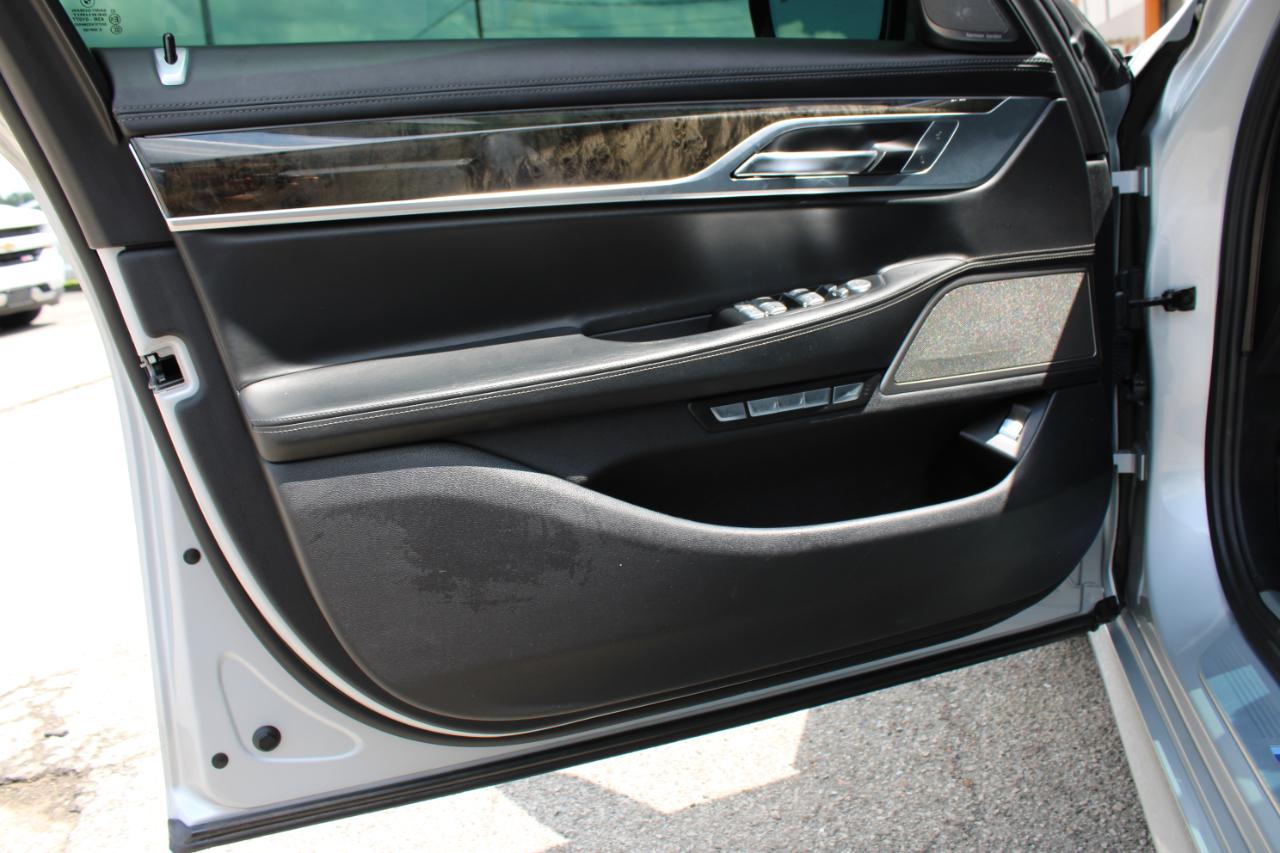 BMW 7-Series 750i 2017